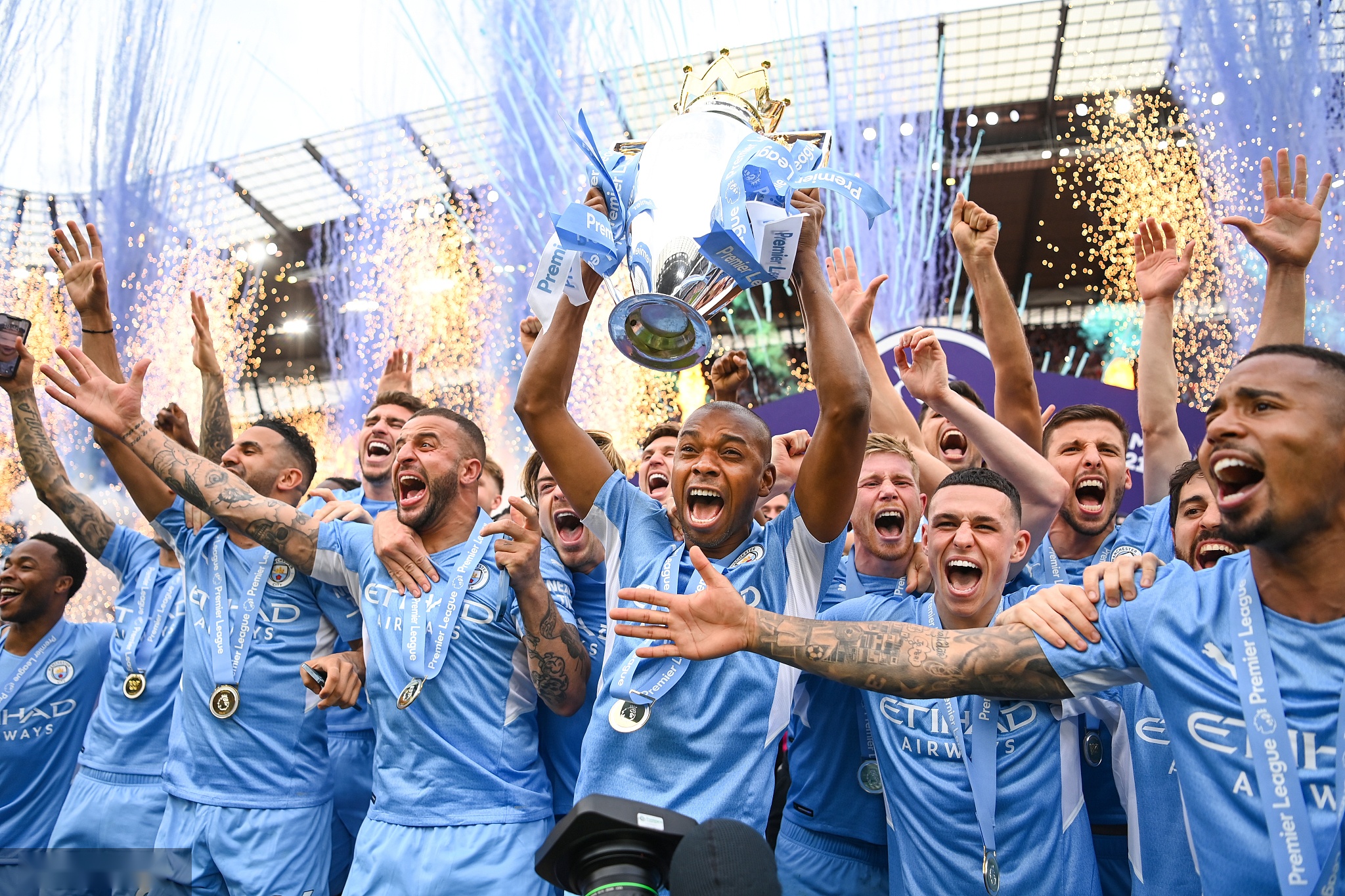 借其传统的 借其传统的